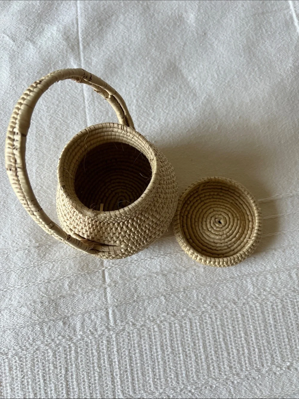 Natural Woven Rattan small Storage Basket with Handle - Cream
